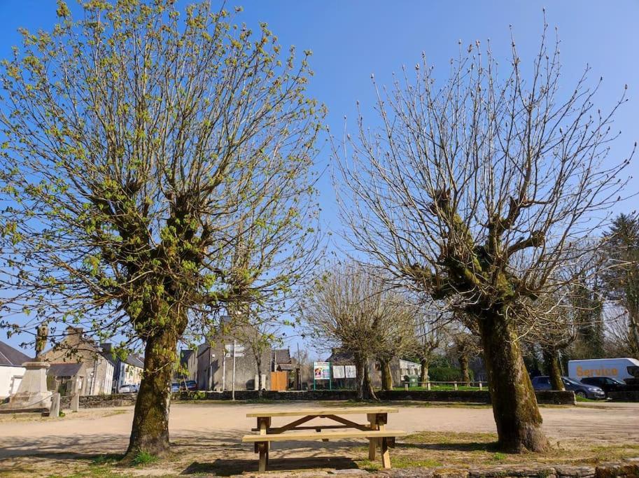 Gite Des Monts D'Arree La Feuillee Exterior foto